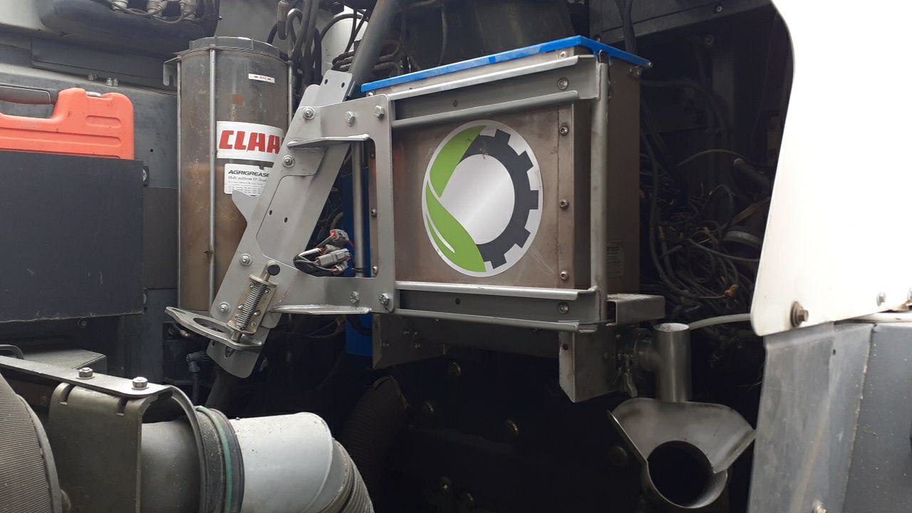 An EDGE applicator fitted to a forager